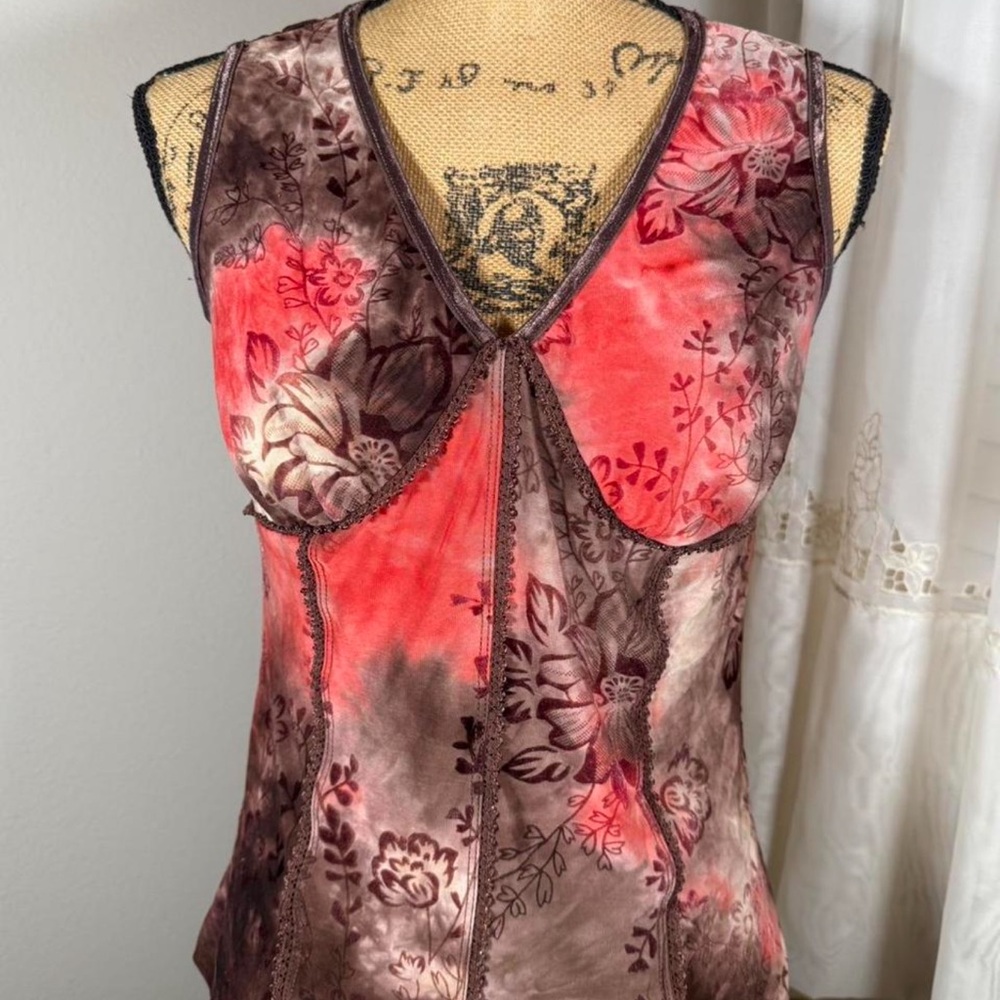 Ami Floral Red and Brown Tank Top